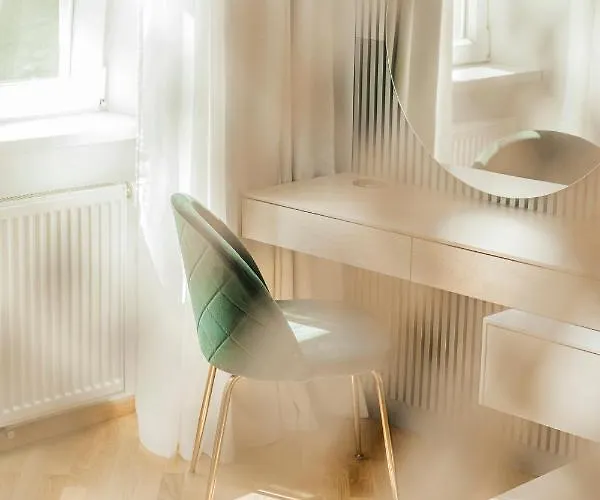 Zeus Design Schoenbrunn *